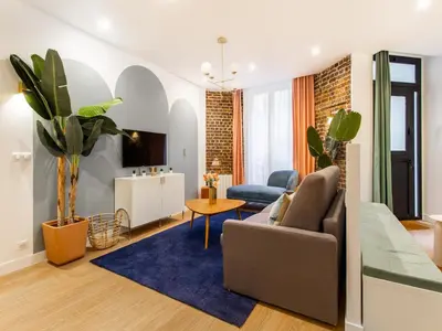 Télévision ou salle de divertissement dans l'établissement Beautiful apartment - 4BR 10P - Rue des Martyrs