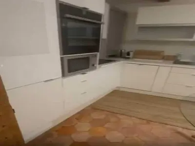 Cuisine ou kitchenette dans l'établissement Modern 1BDR apt near Moulin Rouge Montmartre
