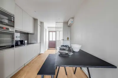 Cuisine ou kitchenette dans l'établissement Spacious Apartment a c 1BR 2P - Notre-Dame