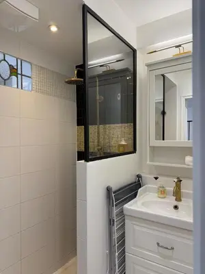 Salle de bains dans l'établissement Cocon pour amoureux à Montmartre