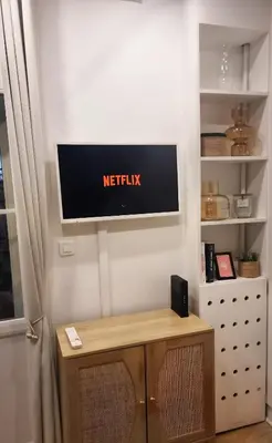 Télévision ou salle de divertissement dans l'établissement Studio Centre-ville, proche métro et Paris