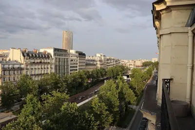 Vue générale sur Neuilly-sur-Seine ou vue de la ville depuis l'appartement