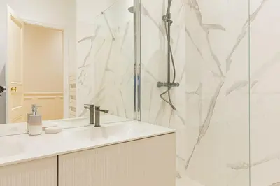 Salle de bains dans l'établissement Luxurious 4BD Apartment - Arc de Triomphe 2