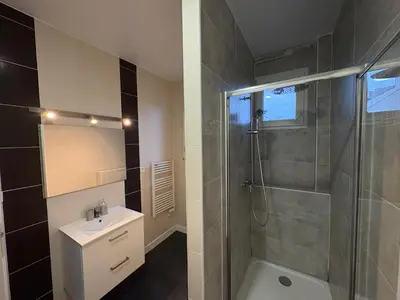 Salle de bains dans l'établissement Le Cocon Lumineux Parisien - Check-in H24