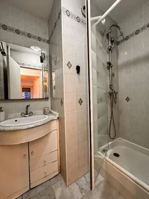 Salle de bains dans l'établissement Paris View Direct Access Apartment 10 people