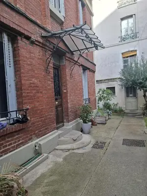 Bâtiment de le séjour chez l'habitant