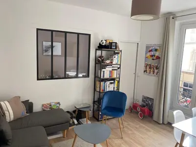 Coin salon dans l'établissement Bright 2-room fully equipped - Porte de Clichy