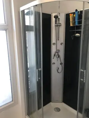 Salle de bains dans l'établissement Bright 2-room fully equipped - Porte de Clichy