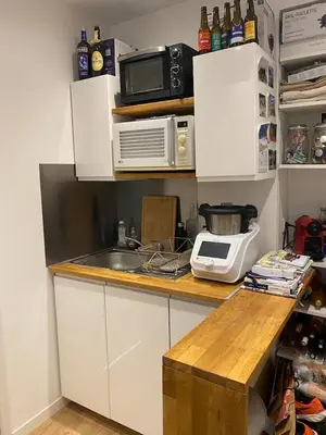 Cuisine ou kitchenette dans l'établissement Bright 2-room fully equipped - Porte de Clichy
