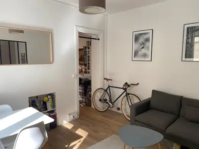 Coin salon dans l'établissement Bright 2-room fully equipped - Porte de Clichy