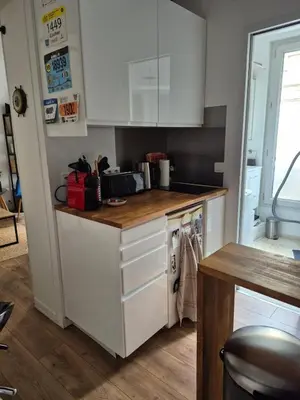 Cuisine ou kitchenette dans l'établissement Bright 2-room fully equipped - Porte de Clichy