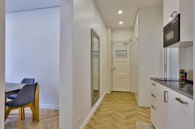 Cuisine ou kitchenette dans l'établissement UrbanFlat 92 - Beautiful Apartment in the center of Paris