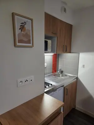 Cuisine ou kitchenette dans l'établissement Amour x Paris x Netflix