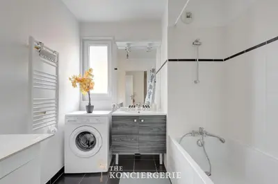 Salle de bains dans l'établissement Appartement spacieux et confortable - Malakoff