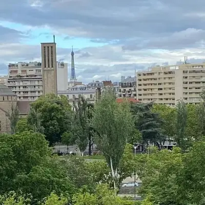 3 bedroom apartment with Eiffel Tower view