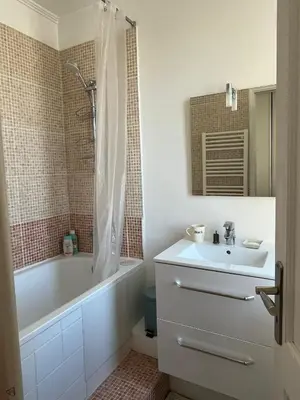 Salle de bains dans l'établissement Charming Appartment 9th Arrondissement