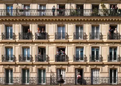 Clients de l'établissement La Belle Vie à Paris - with balcony