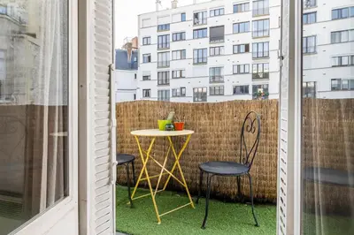 Balcon ou terrasse dans l'établissement La Belle Vie à Paris - with balcony