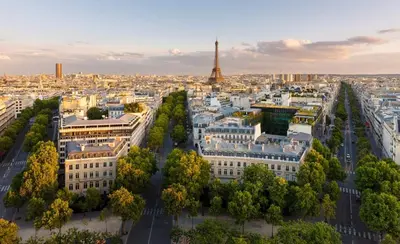 Vue générale sur Paris ou vue de la ville depuis l'appartement