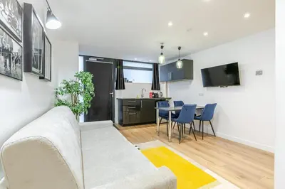Cuisine ou kitchenette dans l'établissement Magnifique petit appartement Parisien