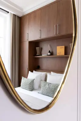 Un ou plusieurs lits dans un hébergement de l'établissement Amazing boutique suite 2P - Louvre Museum