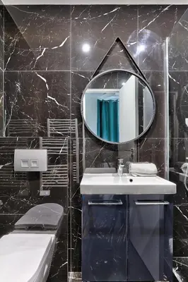 Salle de bains dans l'établissement UrbanFlat 99 - Beautiful 6 BDR Apartment in the center of Paris
