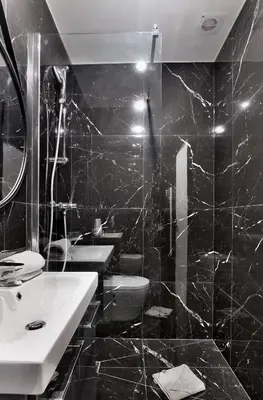 Salle de bains dans l'établissement UrbanFlat 99 - Beautiful 6 BDR Apartment in the center of Paris