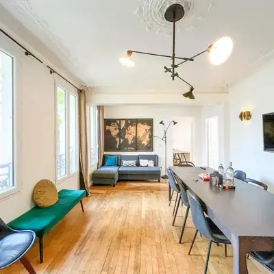 UrbanFlat 99 - Beautiful 6 BDR Apartment in the center of Paris