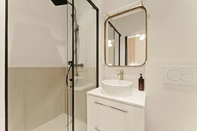 Salle de bains dans l'établissement Appartement refait à neuf -8 personne -Paris