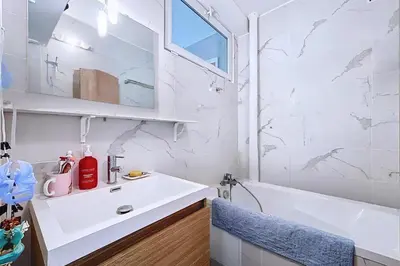 Salle de bains dans l'établissement Charmant appartement près des Batignolles