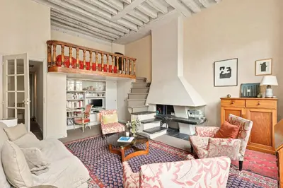 Coin salon dans l'établissement Suite Saint-Germain - Noblesse au cœur de Paris 7