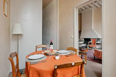 Coin salon dans l'établissement Suite Saint-Germain - Noblesse au cœur de Paris 7