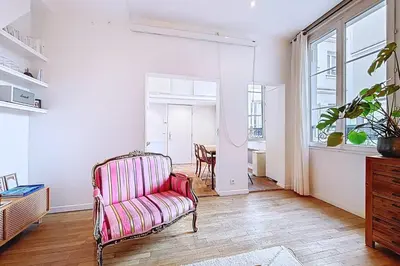 Coin salon dans l'établissement Spacieux Apt Oberkampf près Bastille