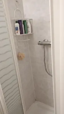 Salle de bains dans l'établissement Jolie appartement au centre de Paris