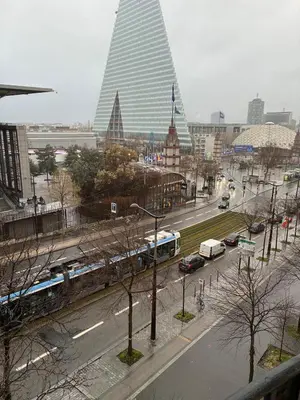 Vue générale sur Paris ou vue de la ville depuis l'appartement