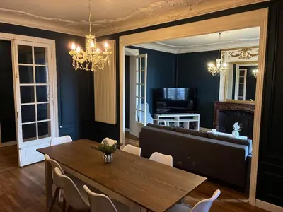 Télévision ou salle de divertissement dans l'établissement Superbe appartement pour 7 personnes