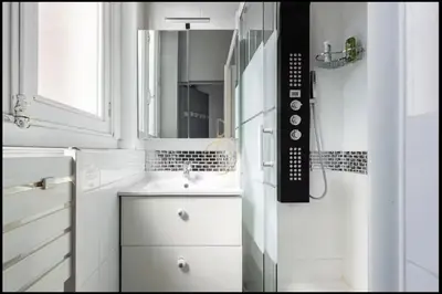 Salle de bains dans l'établissement 6-person apartment with 3 beds Champs-Élysées