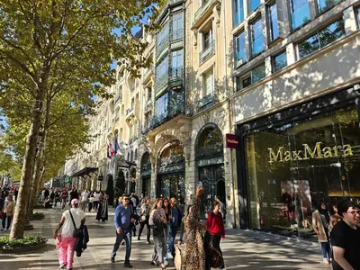 Clients de l'établissement UrbanFlat 128 - Champs-Elysees Penthouse Apartment