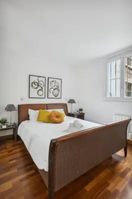 Un ou plusieurs lits dans un hébergement de l'établissement Serenty - 1BR - St Germain & Jardin du Luxembourg