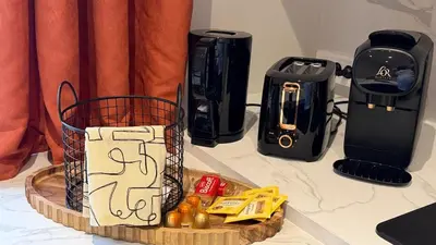 Plateau bouilloire dans l'établissement Appartement neuf dans le centre de clamart à 8 min de train de Montparnasse