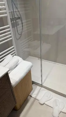 Salle de bains dans l'établissement Appartement neuf dans le centre de clamart à 8 min de train de Montparnasse