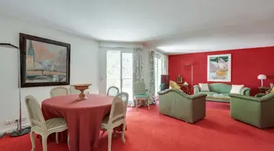 Coin salon dans l'établissement Spacieux appartement 2 chambres et terrasse