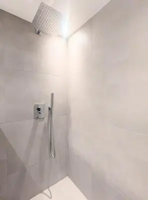 Salle de bains dans l'établissement Spacieux appartement 2 chambres et terrasse