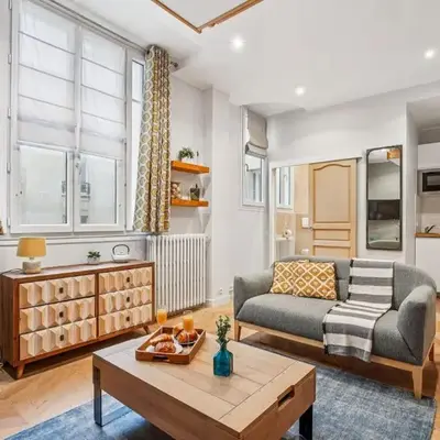 Eiffel Tower & Champs-Elysees - Paris Vacation Rentals