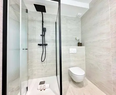 Salle de bains dans l'établissement Gare du Nord prestige family apartment for 6