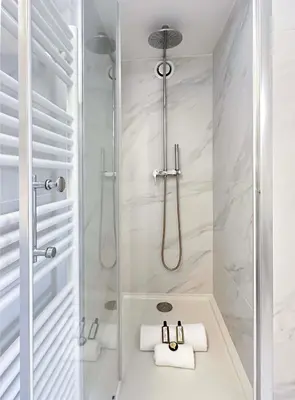 Salle de bains dans l'établissement Apartment with lift & AC saint-germain-des-pres