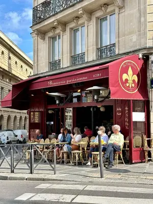 Restaurant ou autre lieu de restauration dans l'établissement Apartment with lift & AC saint-germain-des-pres