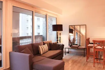 Plan de l'établissement Joli T1 avec balcon à Paris