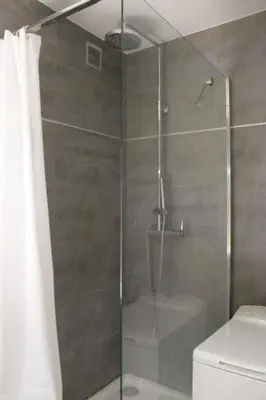 Plan de l'établissement Joli T1 avec balcon à Paris
