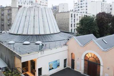 Plan de l'établissement Joli T1 avec balcon à Paris